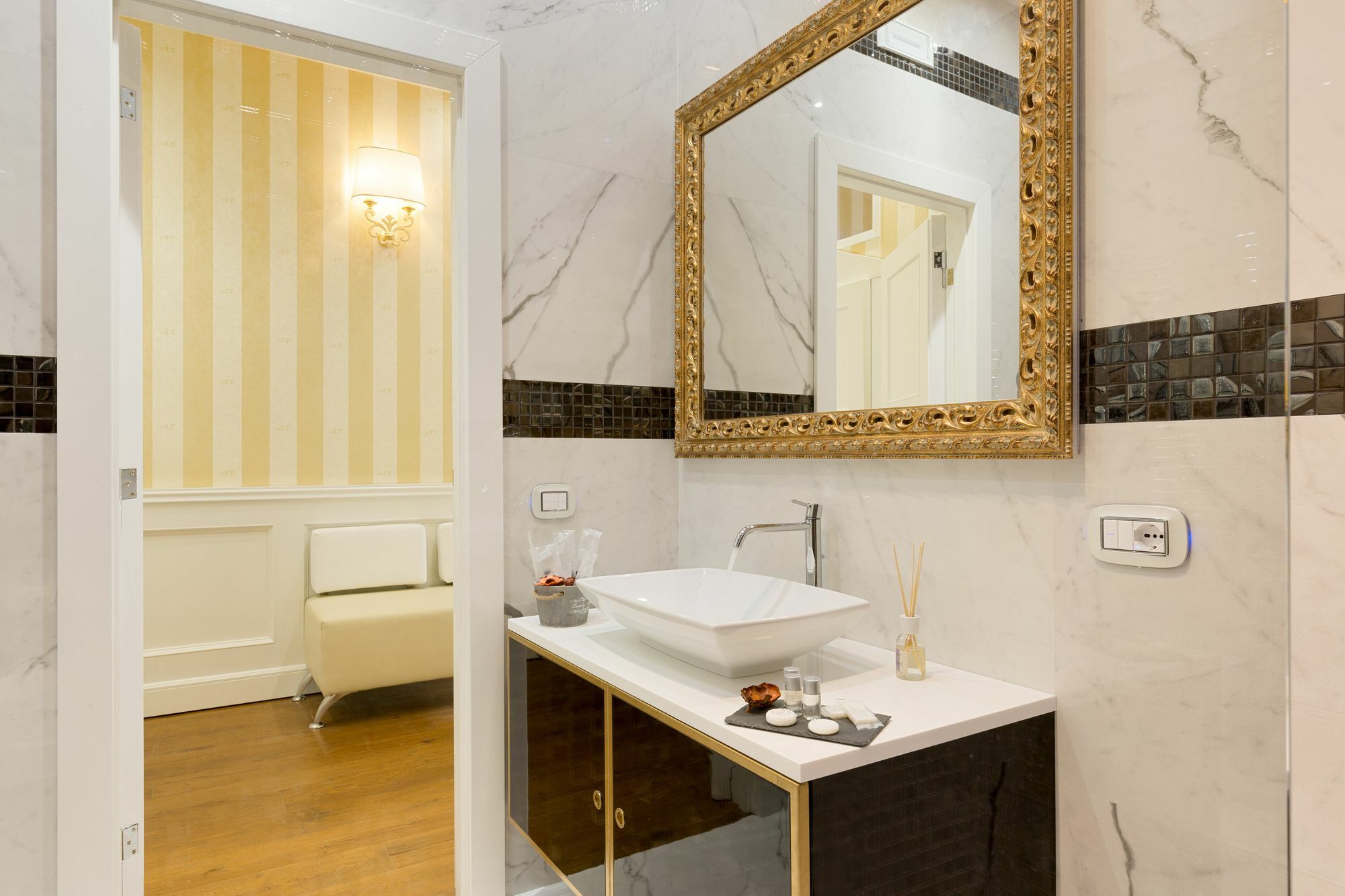 B&B Luxury Piazza Venezia ローマ エクステリア 写真